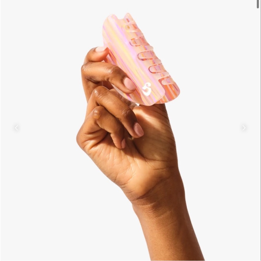 Glossier Summer 2024 Claw Clip 🍊